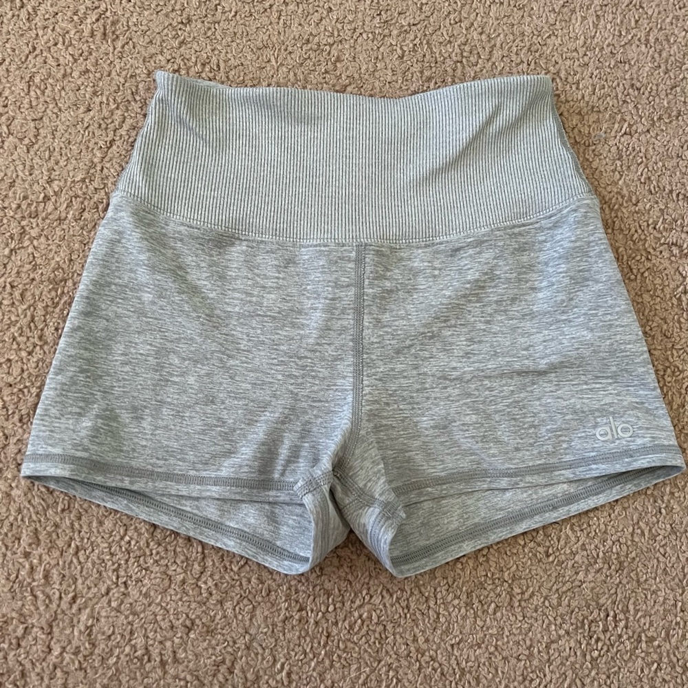 alo | alosoft aura shorts in heather grey